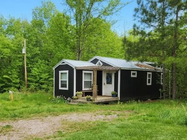 2205 Pine Ridge Ln, Adamsville, TN 38310