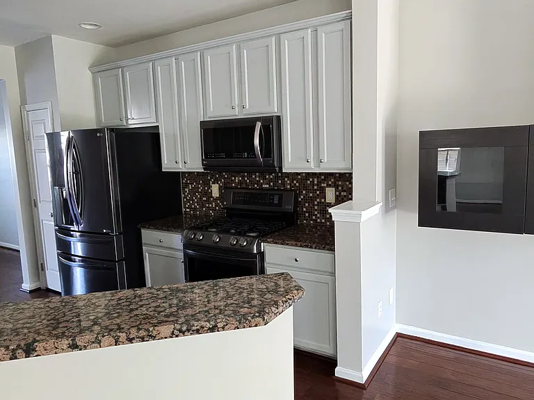 635 School House Ln — Photo 13