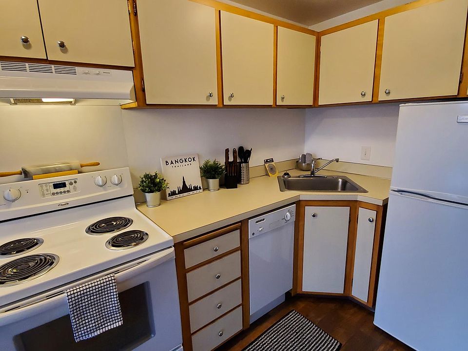 1st image of 2501 14th Ave W #32