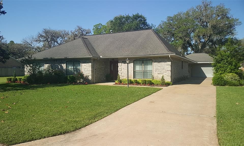 1st image of 2272 Riveroaks Dr