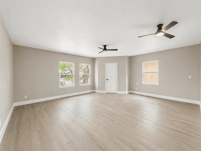 9006 Bowline St — Photo 14