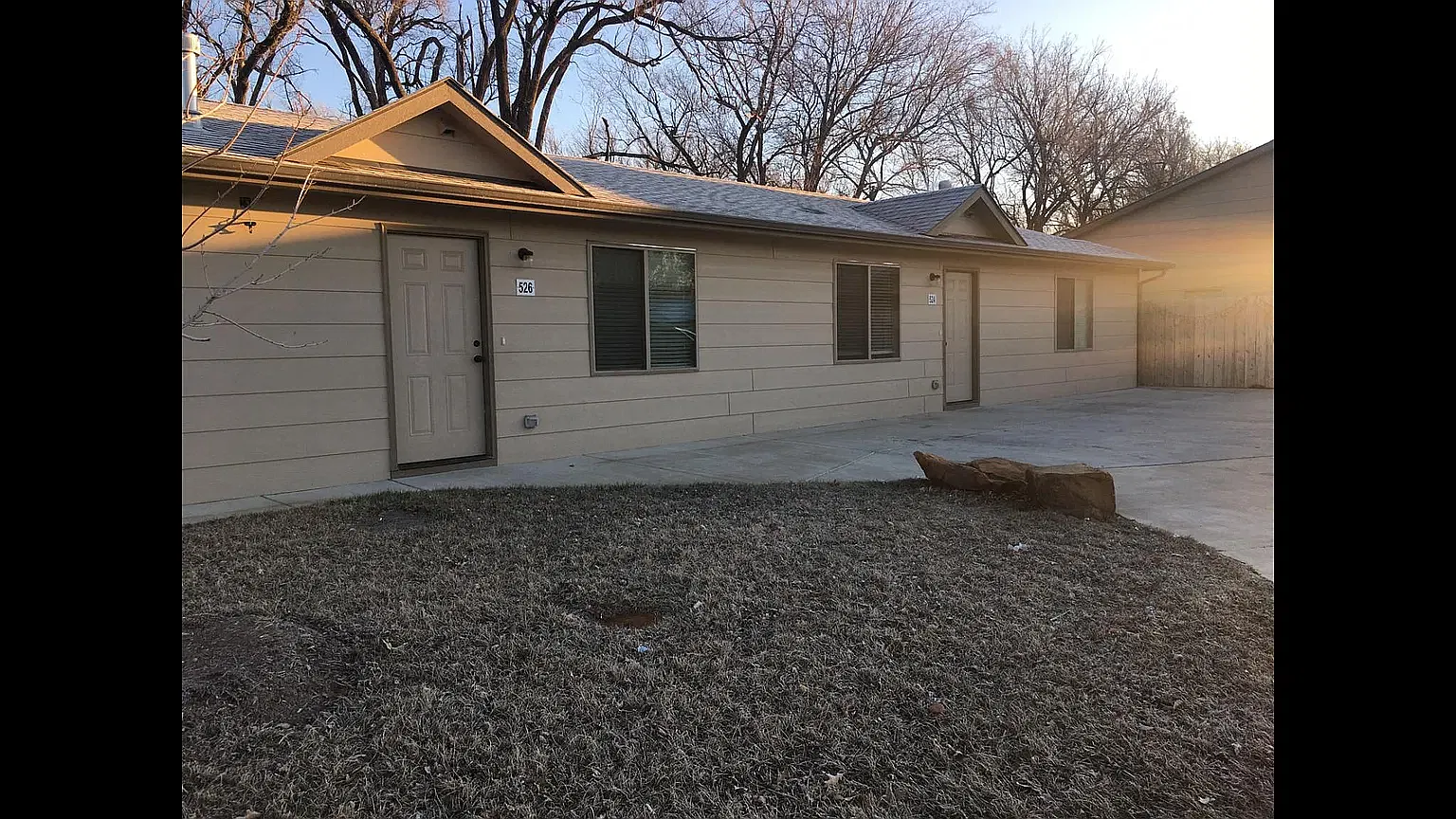 2 bed, 930 sqft, $930 — Photo 1