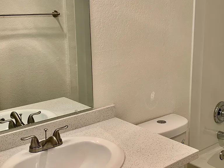 Fair Oaks Garden Apartments — Photo 9