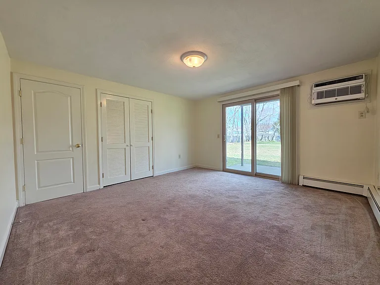 122-124 Rounds Ave — Photo 11
