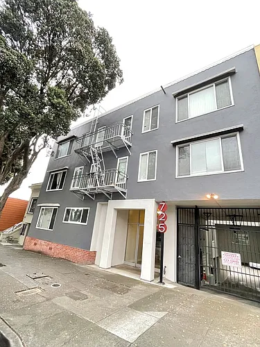 122 (725 Monterey) Photo 1