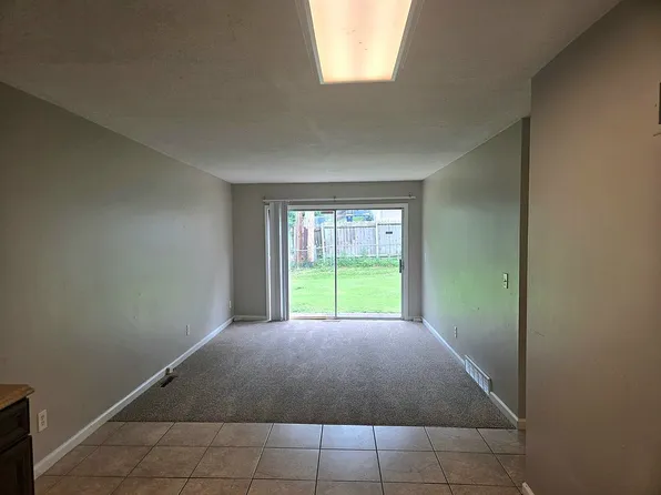 11527 Richmond Ave, Kansas City, MO 64134