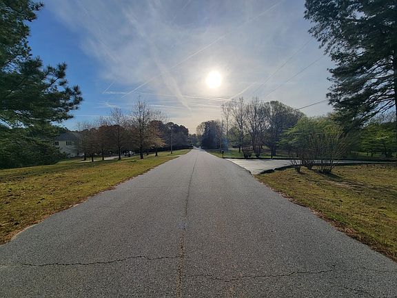4th image of 104 Virginia Pl