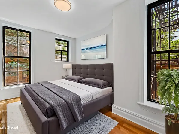 222 West 10th Street image 2 of 5