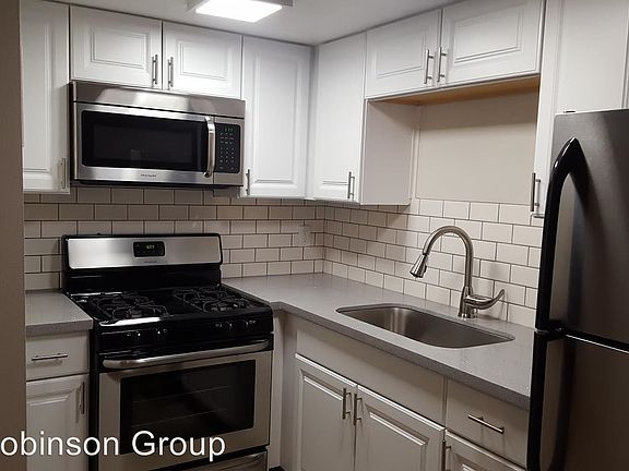 4th image of 4021 N 40th St Unit 37