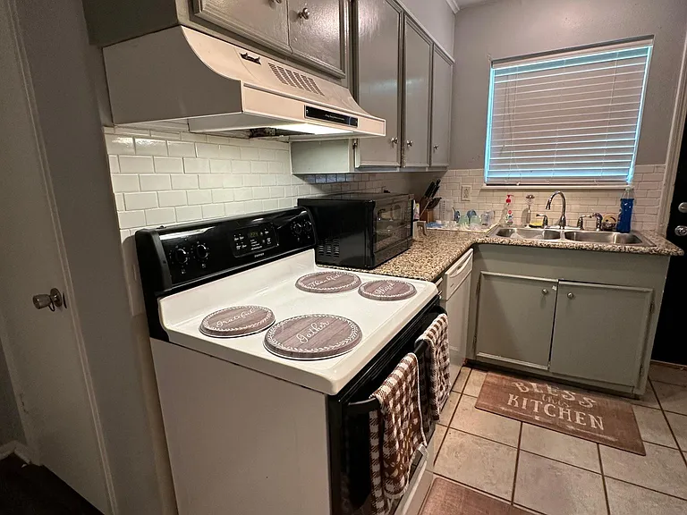 109 W Bingham Rd #A — Photo 7