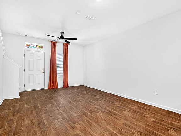 5th image of 871 RIVERTREE PLACE