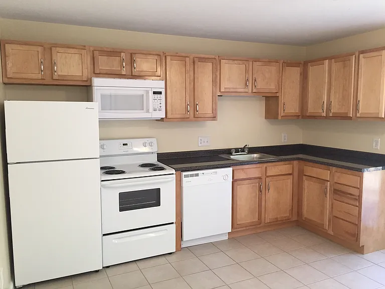 44 Stafford Street and 65 Worcester Road — Photo 13