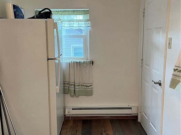 4th image of 612 Dippold Ave