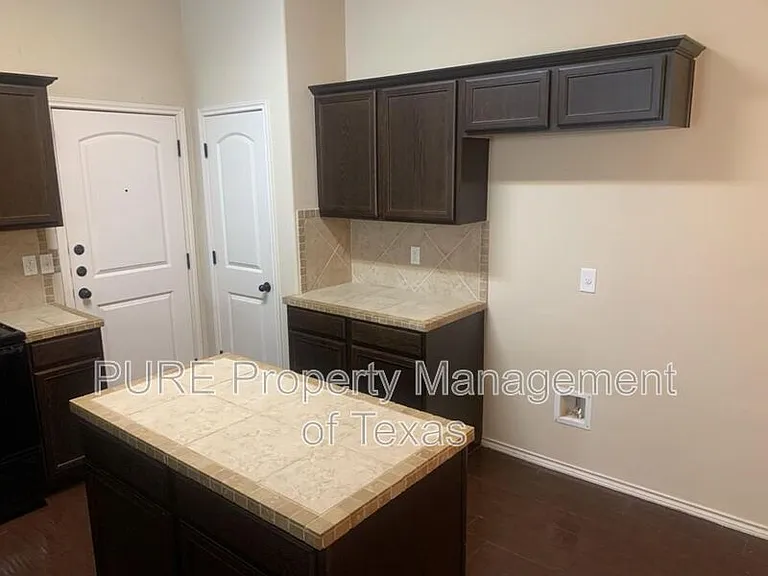 1144 Brendon Lee Ln — Photo 7