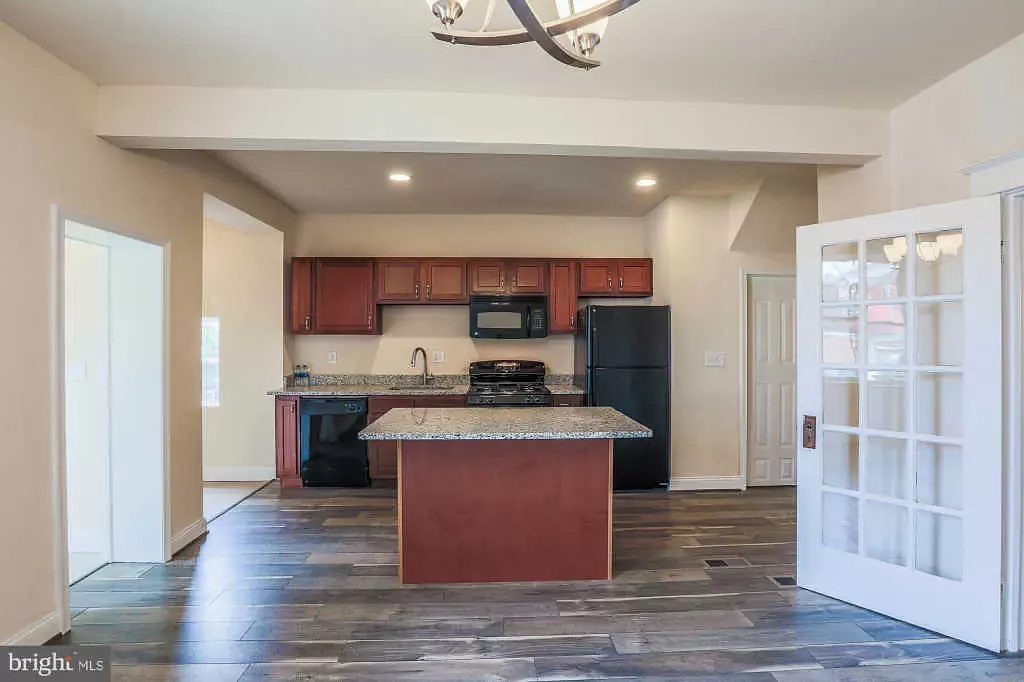 3116 Lawnview Ave — Photo 3