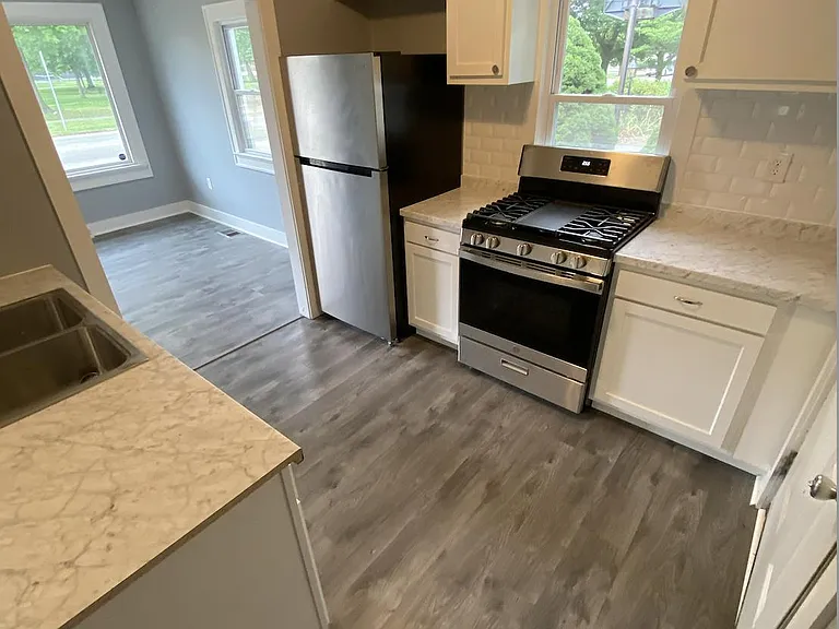 1804 Brown St — Photo 8