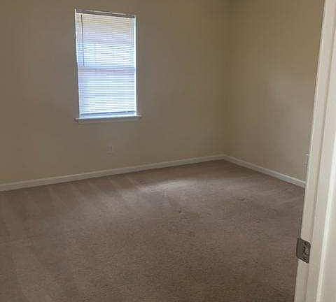 5th image of 207 New Petersburg Dr APT D