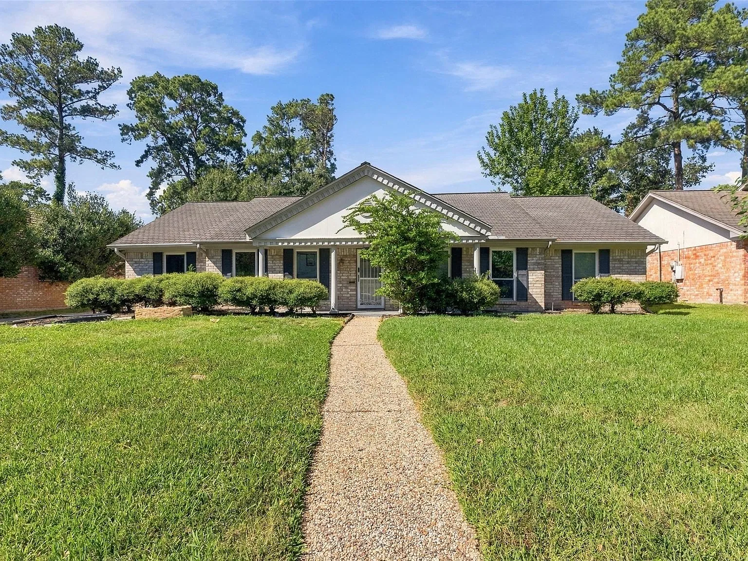 4 bed, 2.5 bath, 2233 sqft, $2,395 — Photo 1