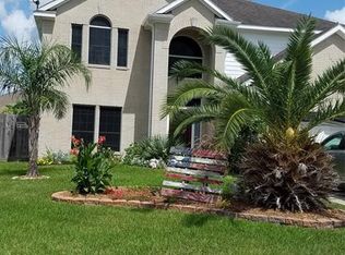 5227 Chase Wood Dr, Bacliff, TX 77518