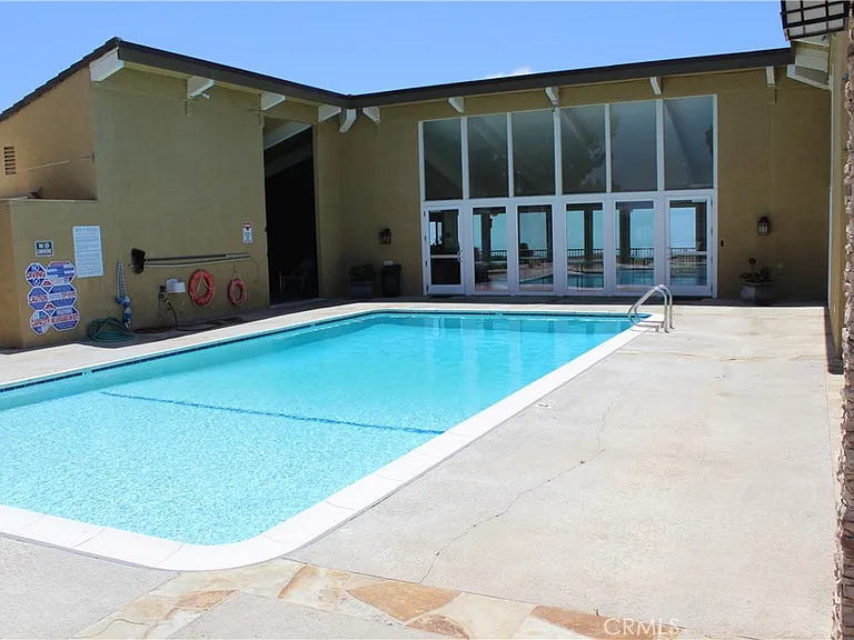 31058 Flying Cloud Dr — Photo 2