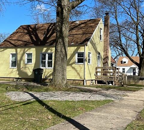 3rd image of 1577 Lynn Ave