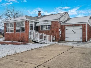 910 Foster Rd, Clairton, PA 15025