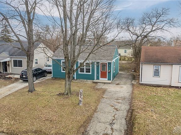 3rd image of 752 Cleverly Rd