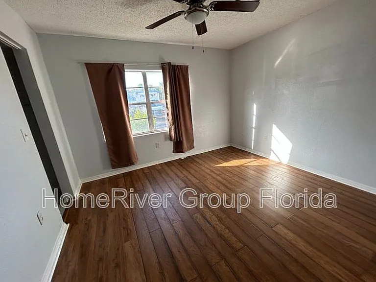 9011 Westchester Cir #D — Photo 10