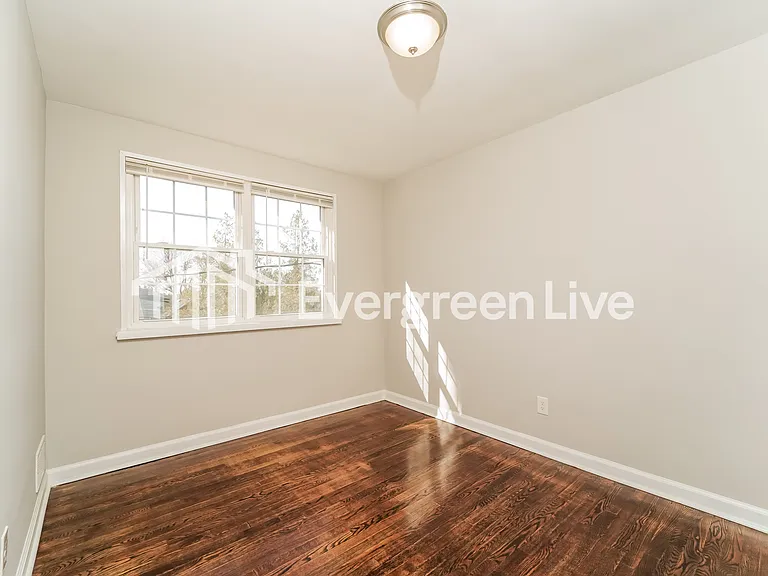 966 Saint Agnes Ln — Photo 11