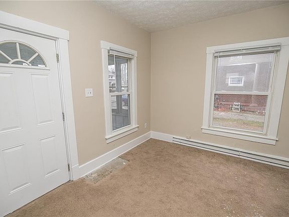 5th image of 225 Iowa Ave