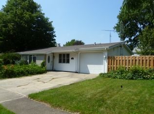 1529 Glenlake Dr, South Bend, IN