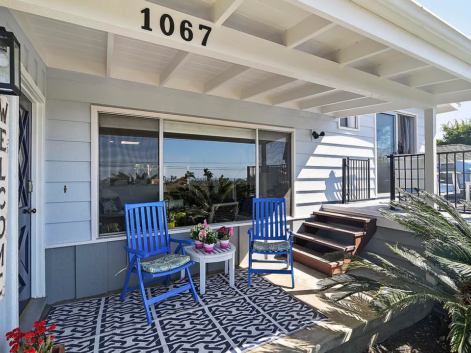 1067 Oceanic Dr