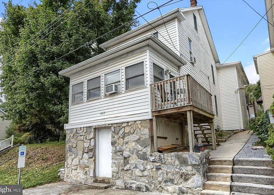 1st image of 665 2nd St