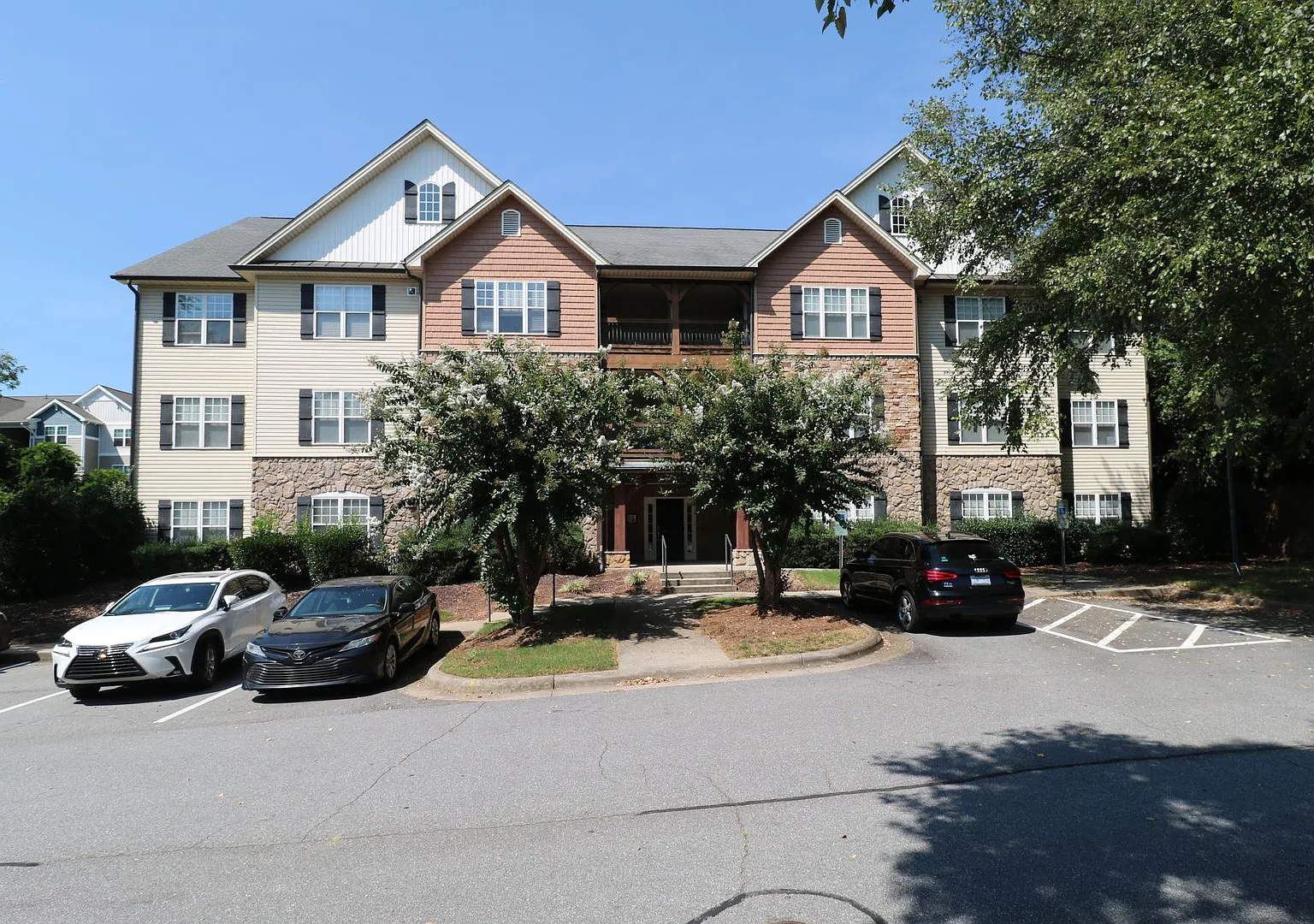 4762 Tatton Park Cir — Photo 1