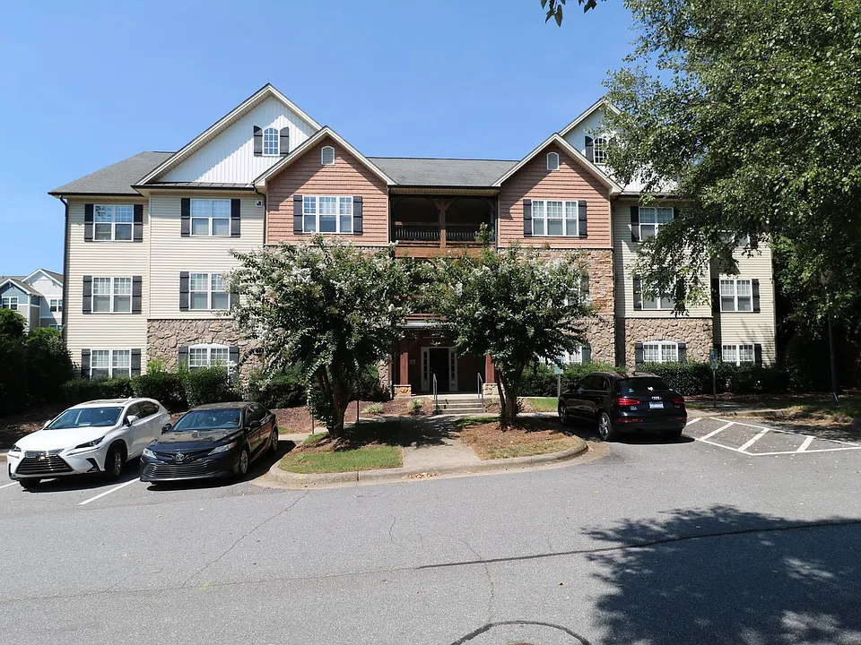4762 Tatton Park Cir