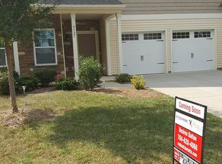 9527 Fernspray Rd, Charlotte, NC 28213