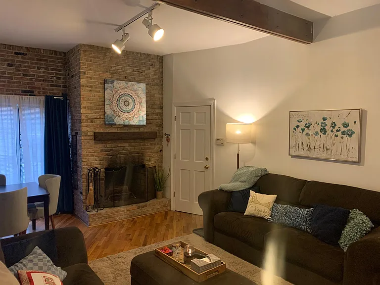 752 W Willow St #1 — Photo 1