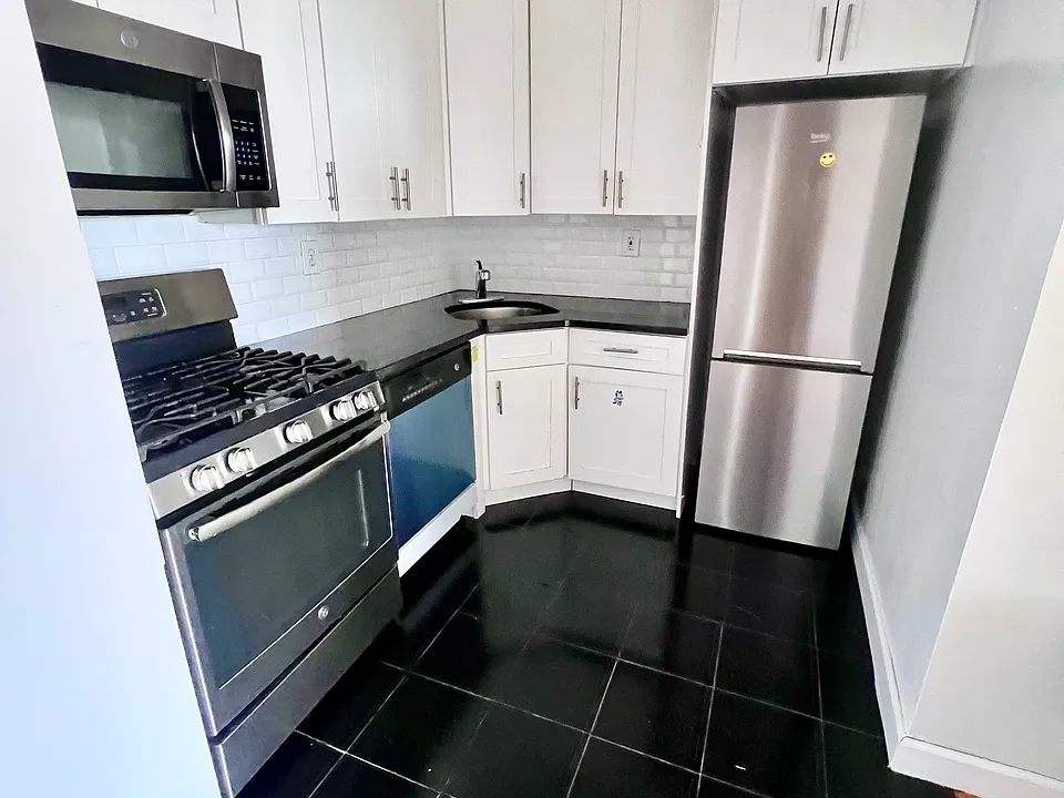 140-16 34th Ave #1111