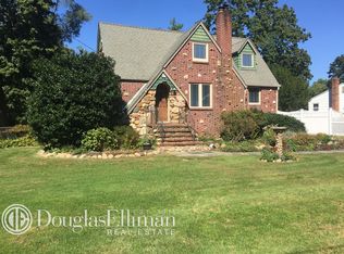281 Evergreen Ave, Central Islip, NY 11722