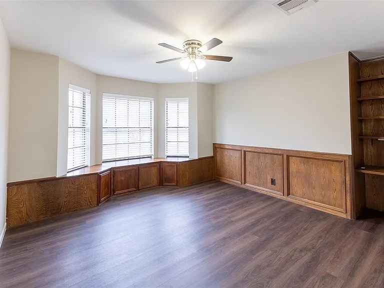 328 Lake View Dr — Photo 16