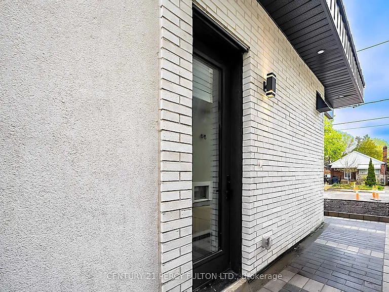 13 McKayfield Rd #LOWER — Photo 3