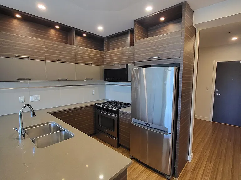 9150 University High St #303 — Photo 3
