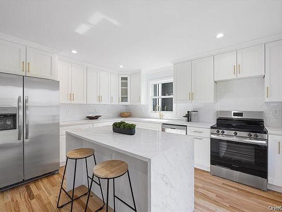 3rd image of 99 Thurton Pl #2