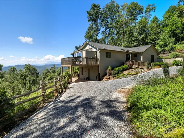 1533 Apple Ln, Spruce Pine, NC 28777