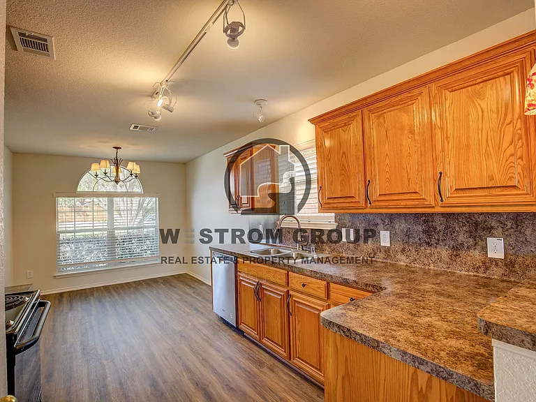 10904 Rising Mist Ct — Photo 10