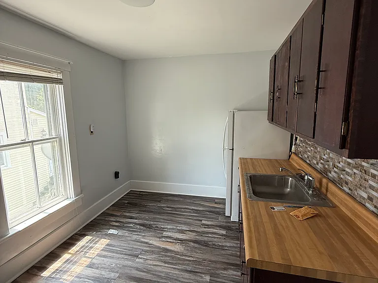 16 Circular St #16.5 — Photo 9