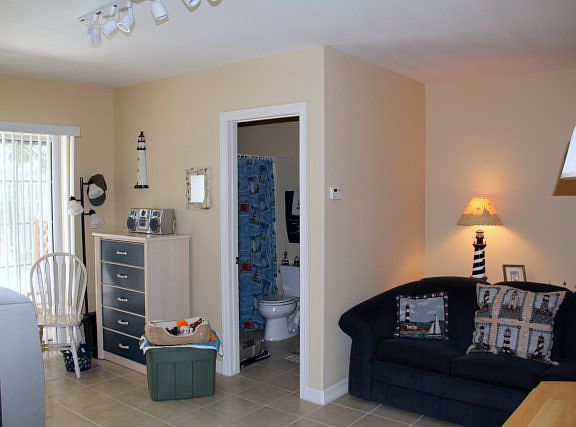 4th image of 126 E Mesquite St Unit B