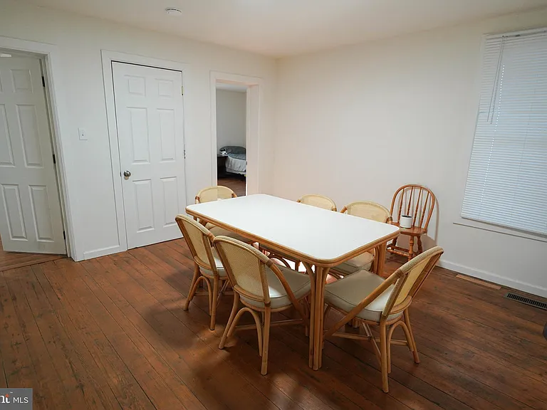 231 Newton St #A — Photo 13