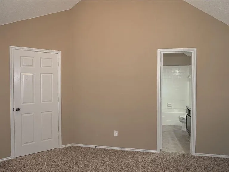 1512 Manitoba Ln — Photo 15