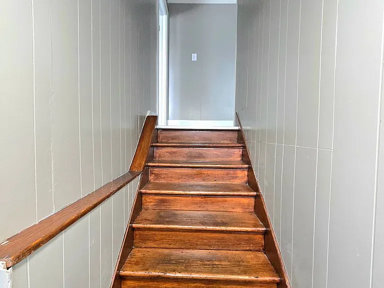 216 E Madison St — Photo 8
